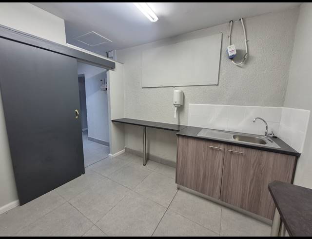 26M² OFFICE TO LET IN WYNBERG